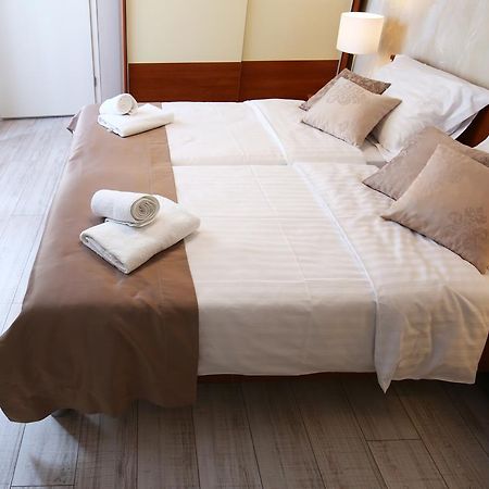Luxury Lidija Rooms Split Exterior photo