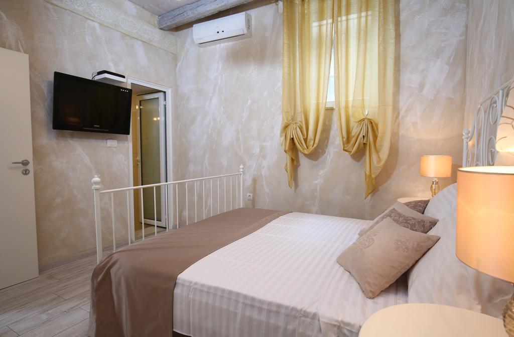 Luxury Lidija Rooms Split Exterior photo
