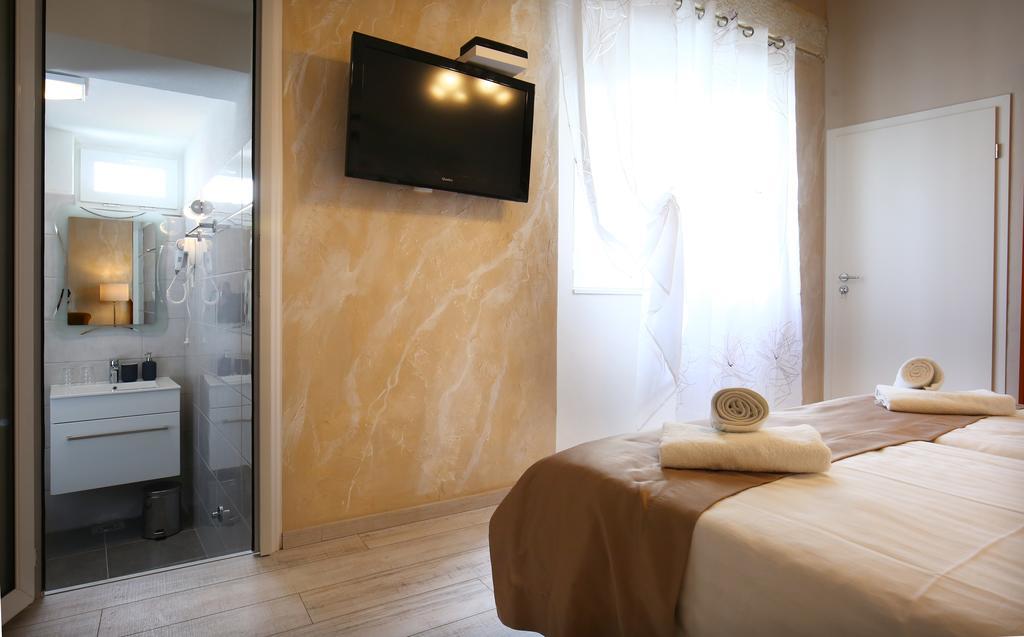 Luxury Lidija Rooms Split Exterior photo